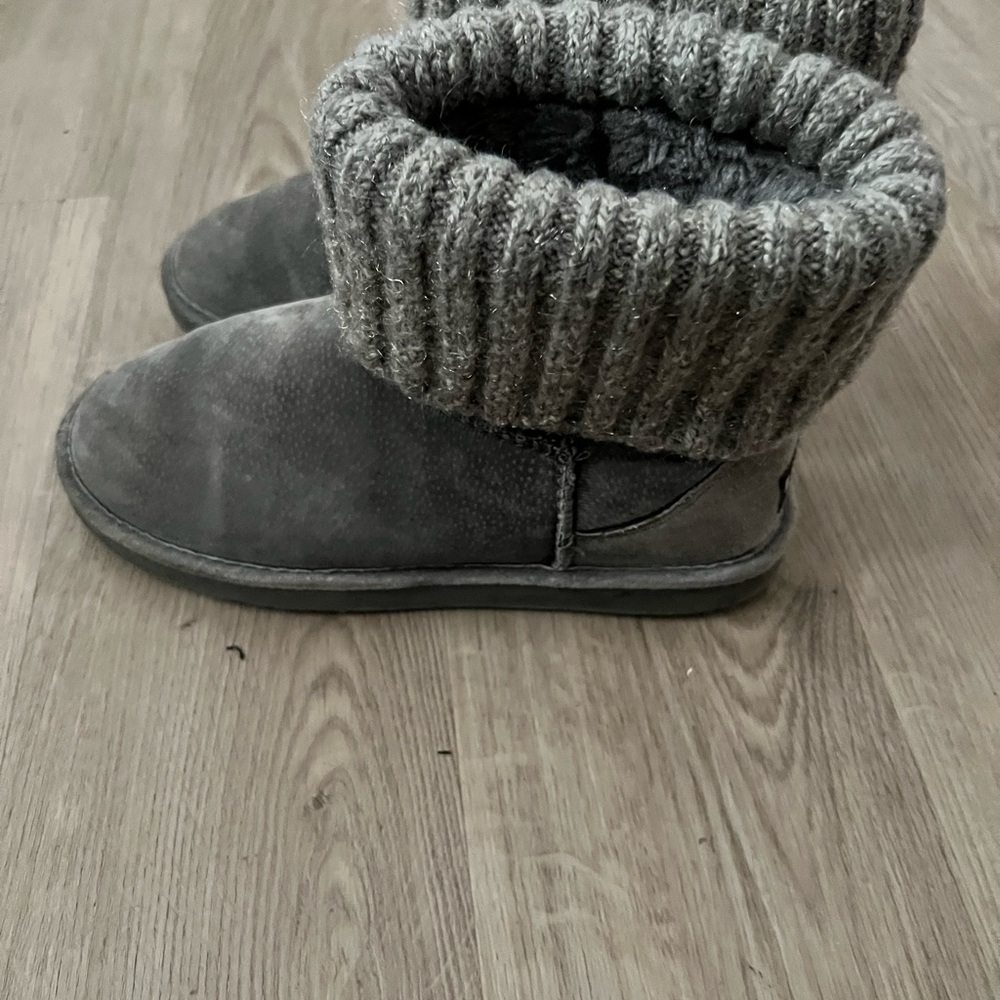 LMAO gray fur lined boots